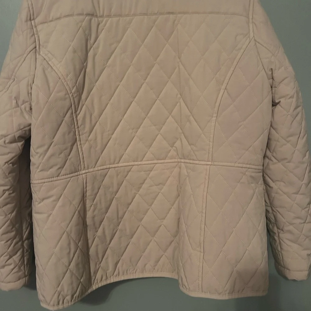 Tommy Hilfiger Tan Puffer Jacket with Quilted Design - Picture 9 of 15